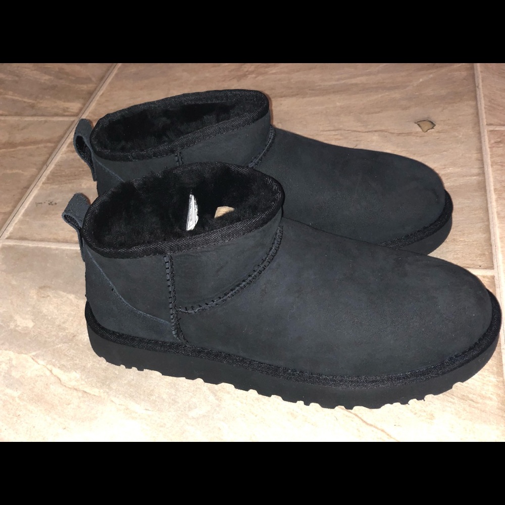 Brand New Women’s UGG mini classic boots!! Size 8, box not included